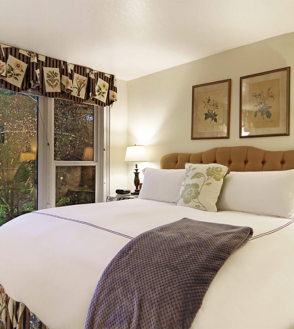 Babbling Brook Inn BEST RATES at our Santa Cruz Boutique Hotel